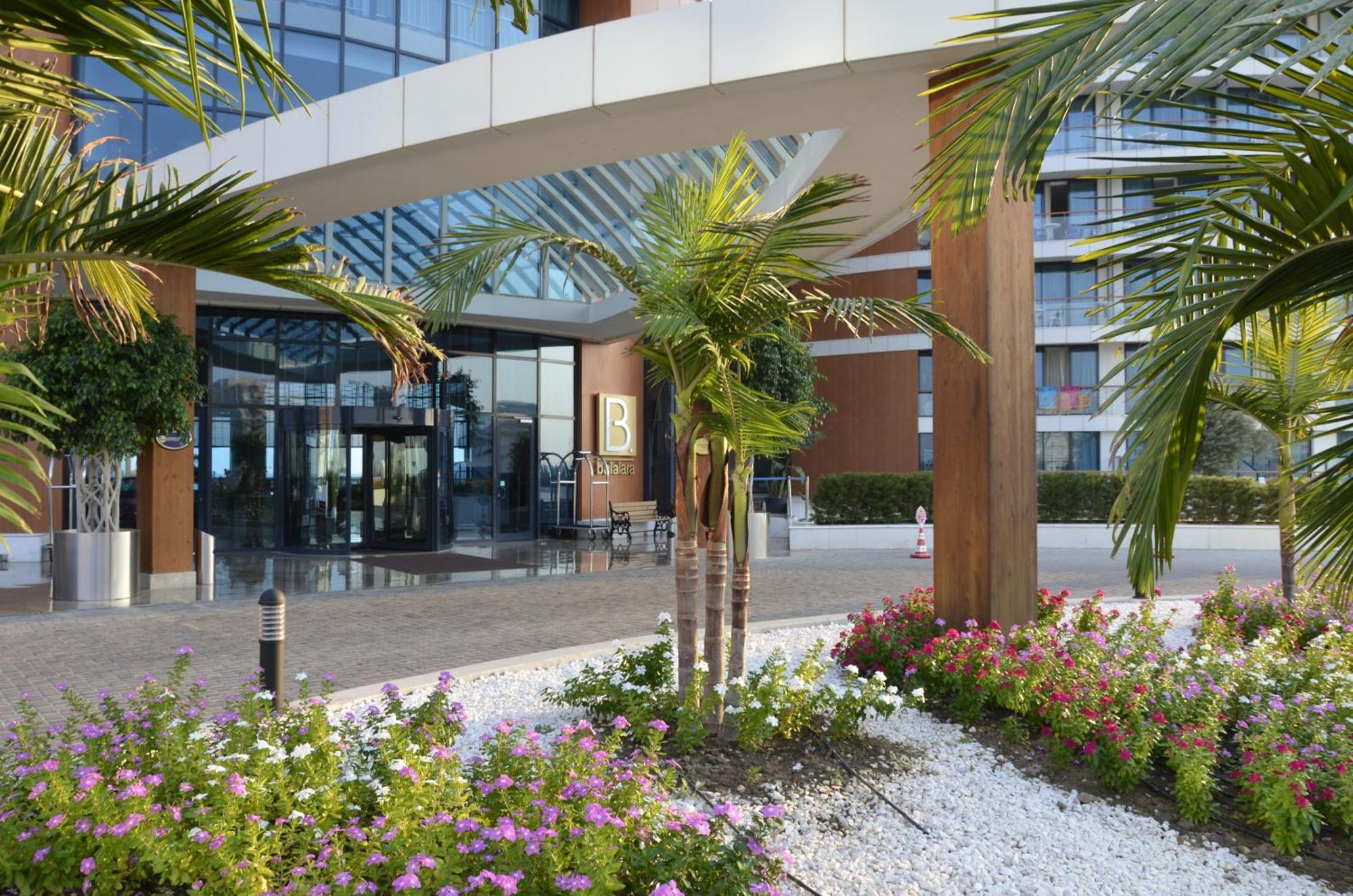 فندق بايا لارا أنطاليا المظهر الخارجي الصورة Entrance of the hotel
